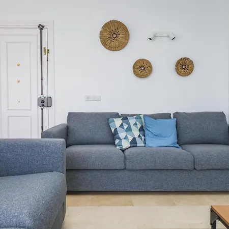 Cubo's Torreoceano Family Apartment