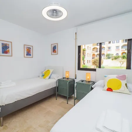 Cubo's Torreoceano Family Apartment