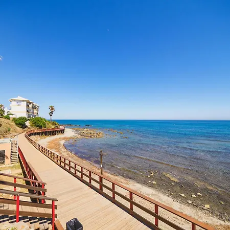 Cubo's Torreoceano Family Apartment